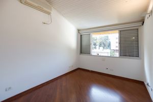 Image 17 - 924775