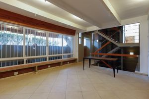 Image 11 - 924775
