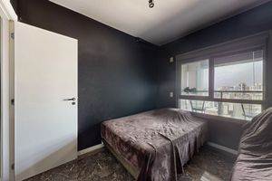 Image 19 - 924777