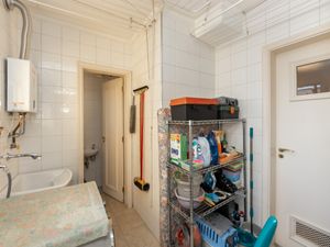 Image 25 - 924778