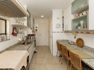 Image 23 - 924778
