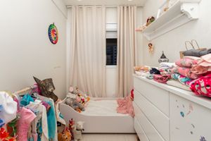 Image 21 - 924780