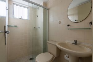 Image 11 - 924782
