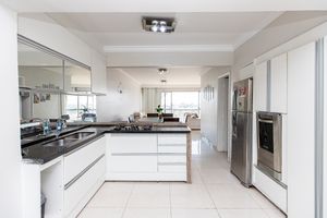 Image 19 - 924784
