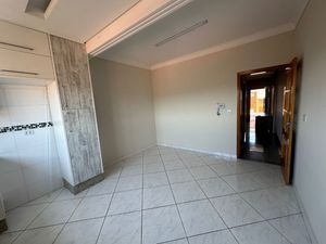 Image 9 - 924796