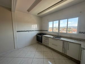 Image 10 - 924796