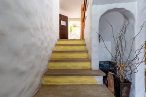 Image 11 - 924800