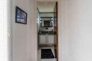 Image 41 - 924800