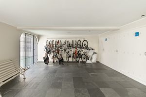 Image 31 - 924807