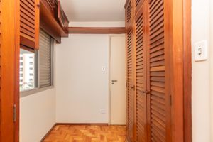 Image 19 - 924807