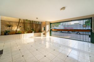 Image 3 - 924808