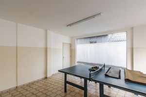 Image 10 - 924817