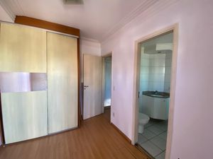 Image 11 - 924820