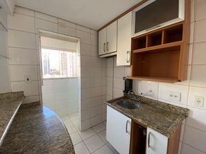 Image 3 - 924820