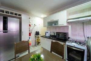 Image 4 - 924821