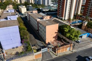 Image 15 - 924821
