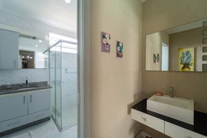 Image 11 - 924822