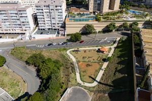 Image 10 - 924826