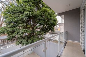 Image 30 - 924828