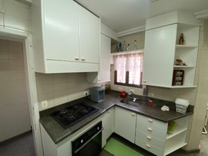 Image 8 - 924832