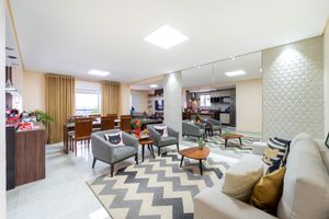 Image 1 - 924837