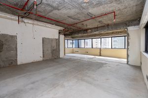 Image 5 - 924840