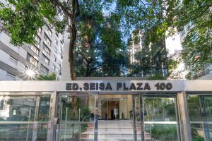 Image 10 - 924840