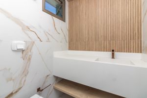 Image 19 - 924842
