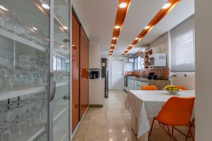 Image 13 - 924846