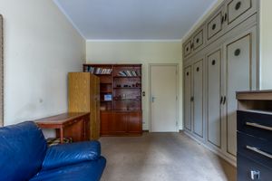 Image 7 - 924848