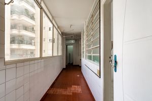 Image 13 - 924851