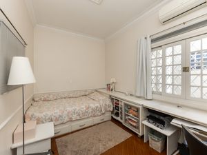 Image 32 - 924854