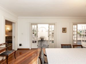 Image 19 - 924854