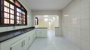 Image 32 - 924856