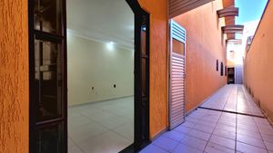 Image 3 - 924856