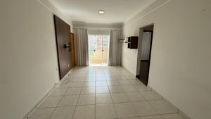 Image 8 - 924857