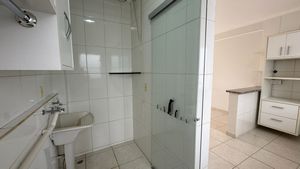Image 15 - 924857