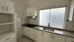 Image 9 - 924857