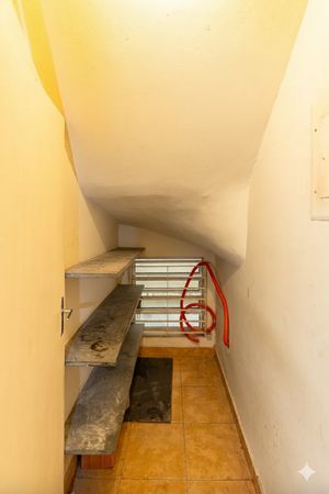 Image 6 - 924861