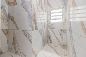 Image 21 - 924861