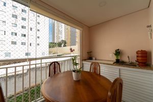 Image 8 - 924865