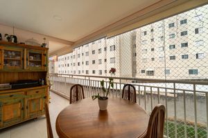 Image 9 - 924865