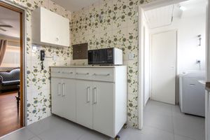 Image 16 - 924867