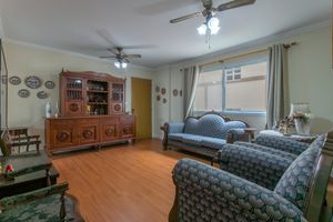 Image 3 - 924867