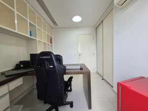 Image 22 - 924874