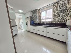 Image 33 - 924874