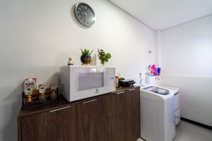 Image 35 - 924875