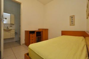 Image 23 - 924883