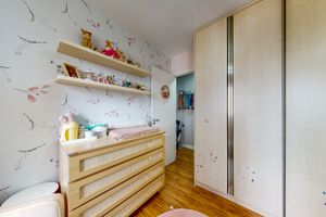 Image 15 - 924884