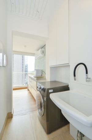 Image 7 - 924886